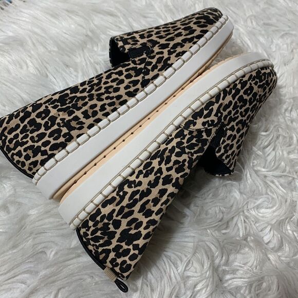 CLARKS  Cloudsteppers Step Glow Jade leopard print NWT Women’s size 9W - Picture 6 of 10